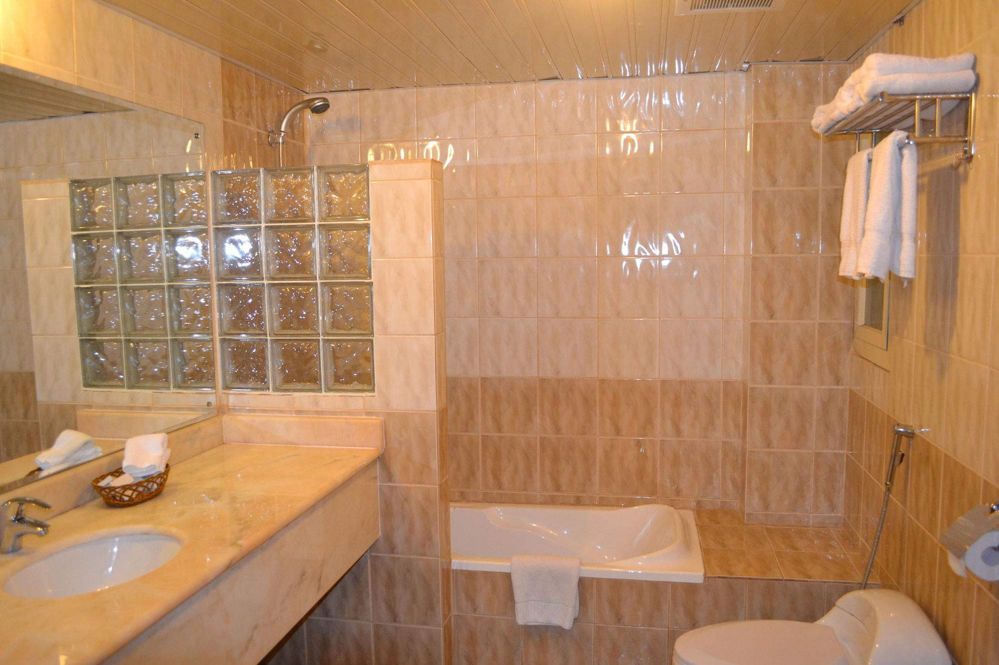 Bilqase Throne Hotel Dammam Esterno foto