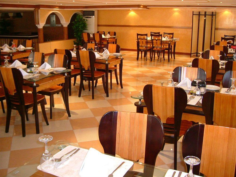 Bilqase Throne Hotel Dammam Esterno foto